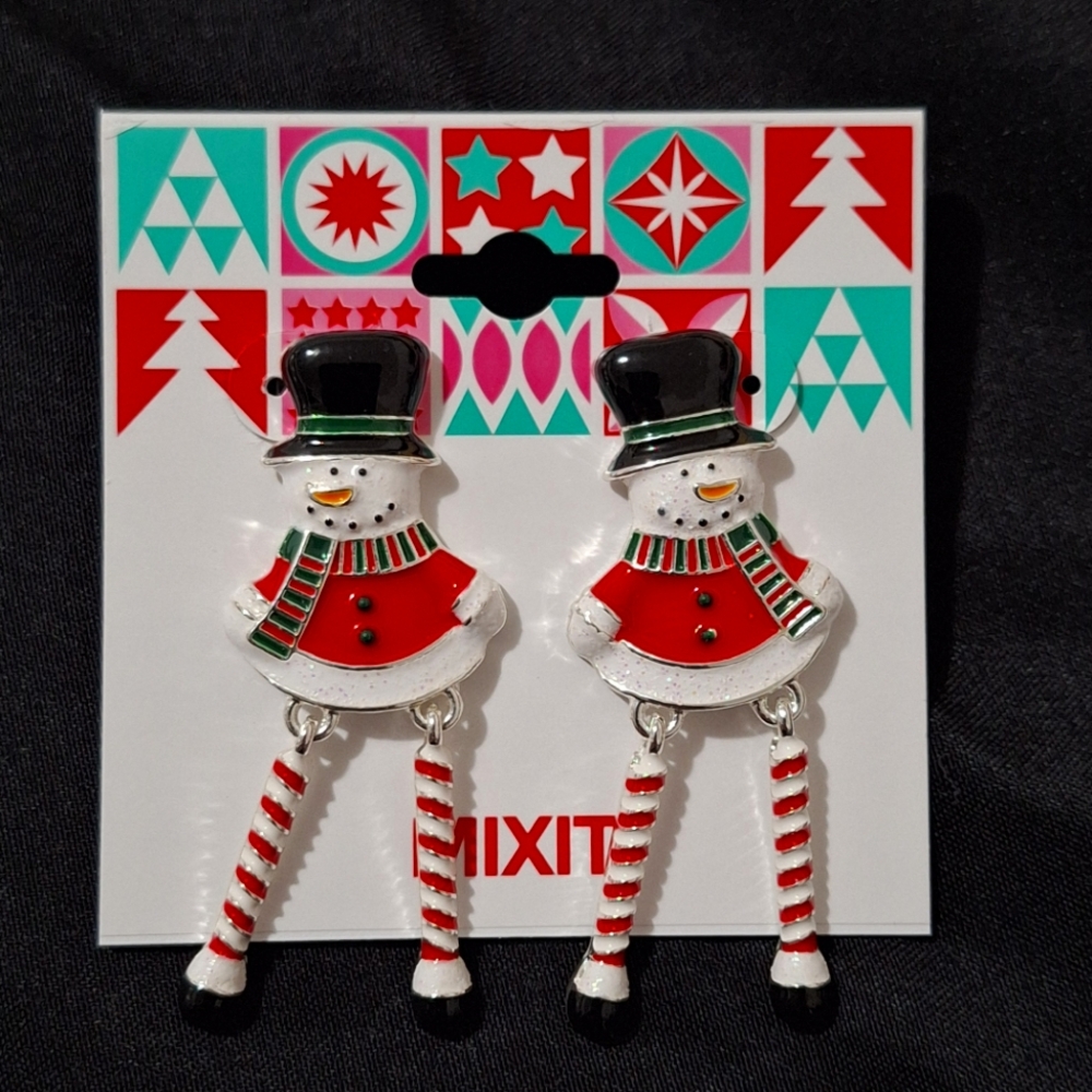 Dangling legged snowmen earrings